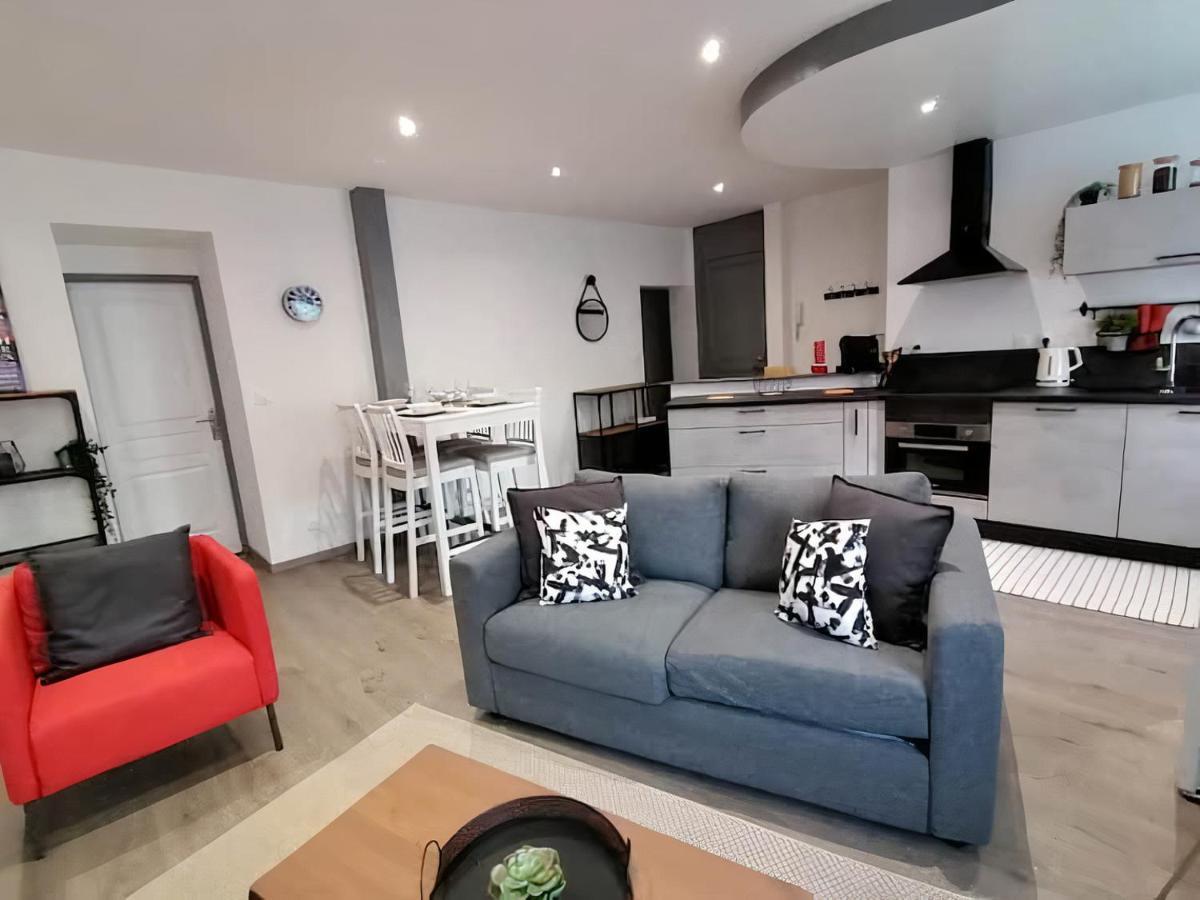 Grand Appartement 2 Chambres Avec Fibre Et Netflix ベルフォール エクステリア 写真