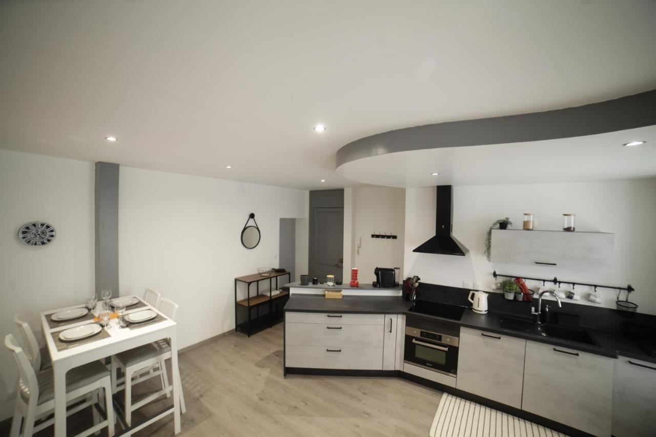 Grand Appartement 2 Chambres Avec Fibre Et Netflix ベルフォール エクステリア 写真